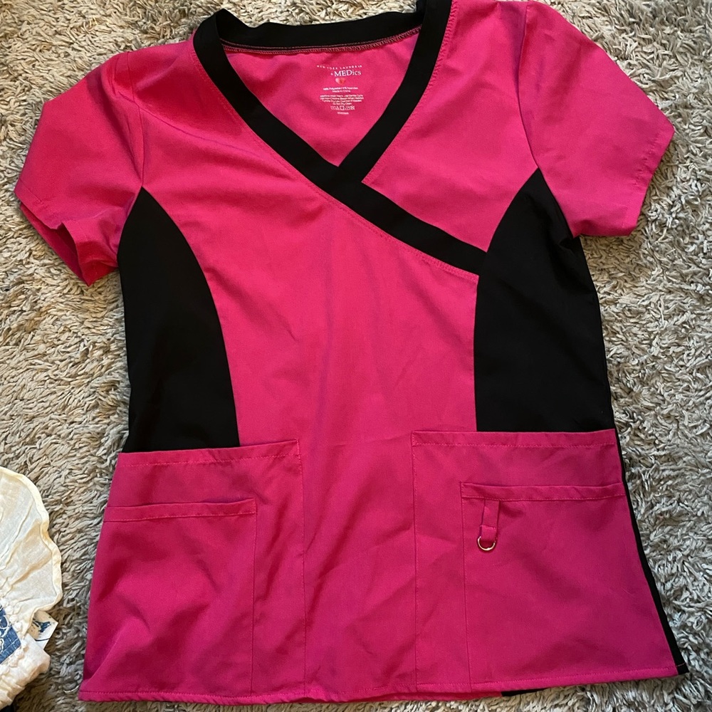 Women’s scrub top